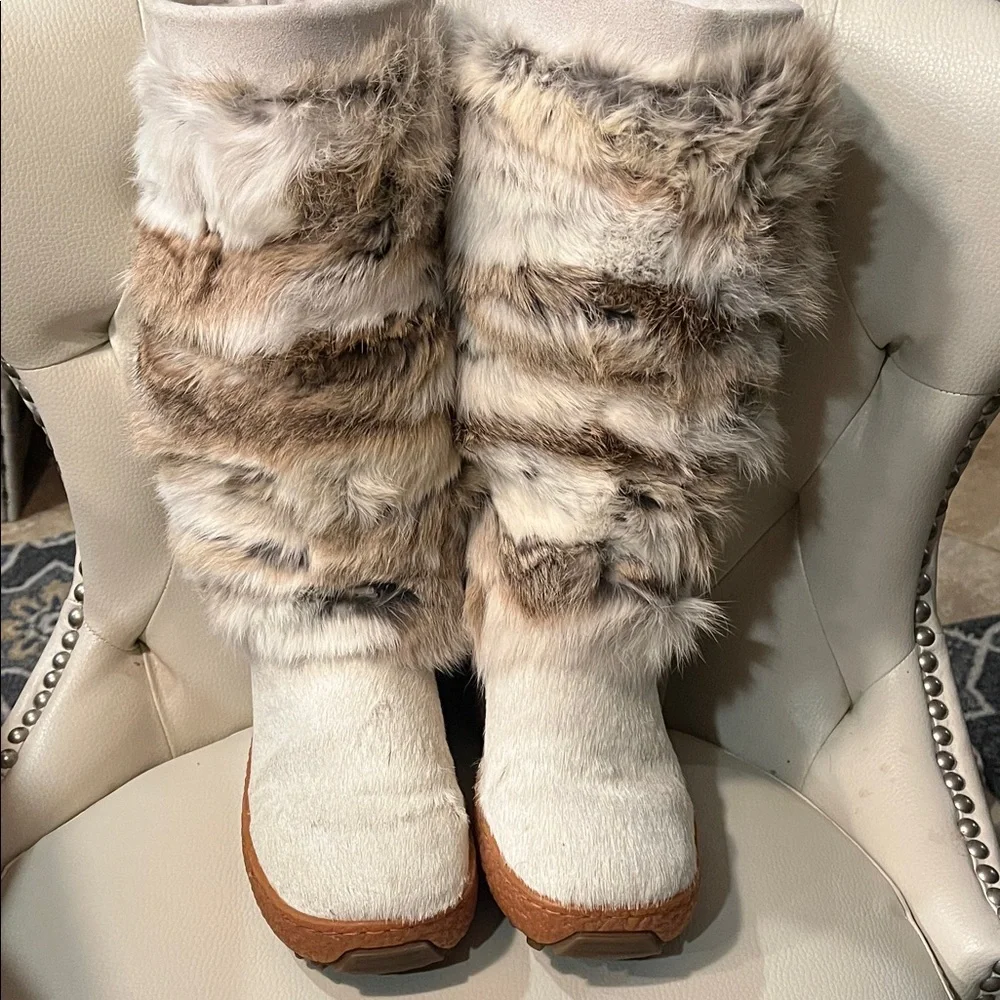 Stylish Women's Winter Boots with Real Fur Trim SIZE 8 39 - Picture 4 of 6